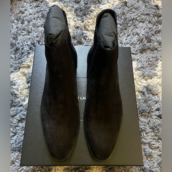 Saint Laurent Wyatt Suede Chelsea Boots - Picture 2 of 11